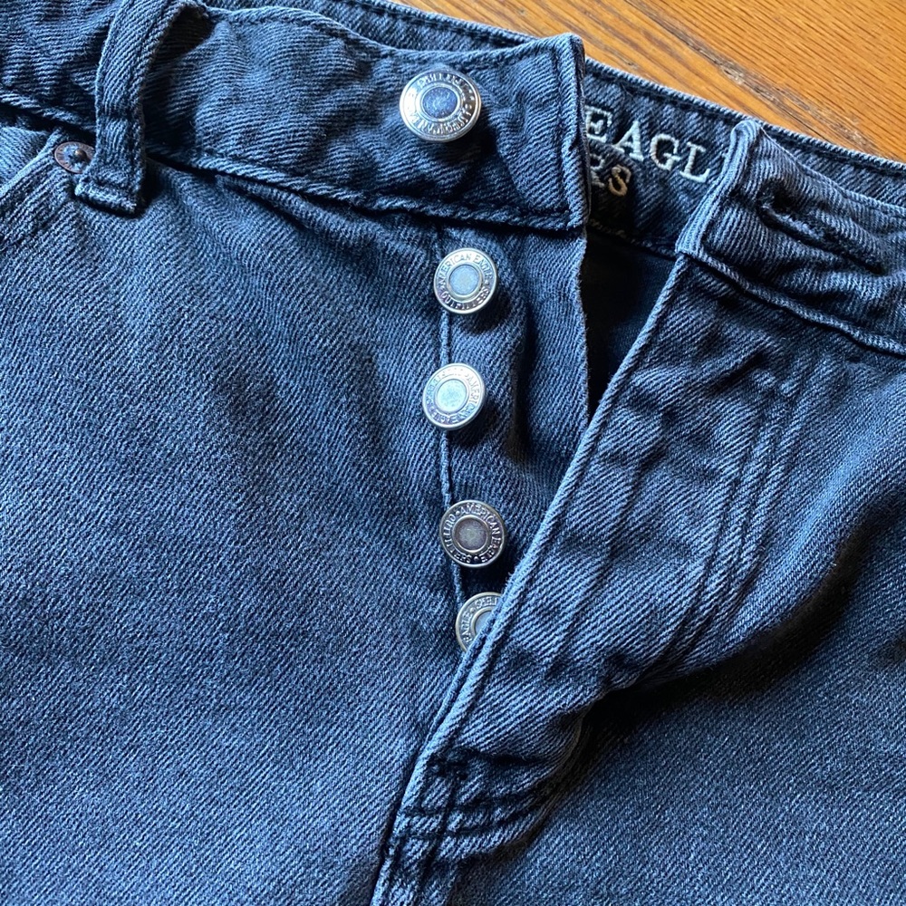 Black distressed American Eagle jean skirt sz 4 - Picture 3 of 5